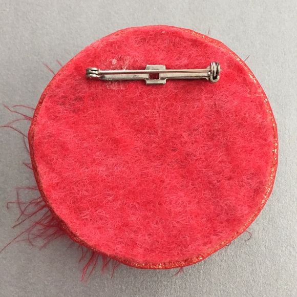 VINTAGE ARTISAN Red Feather Flapper Pin - Picture 4 of 5